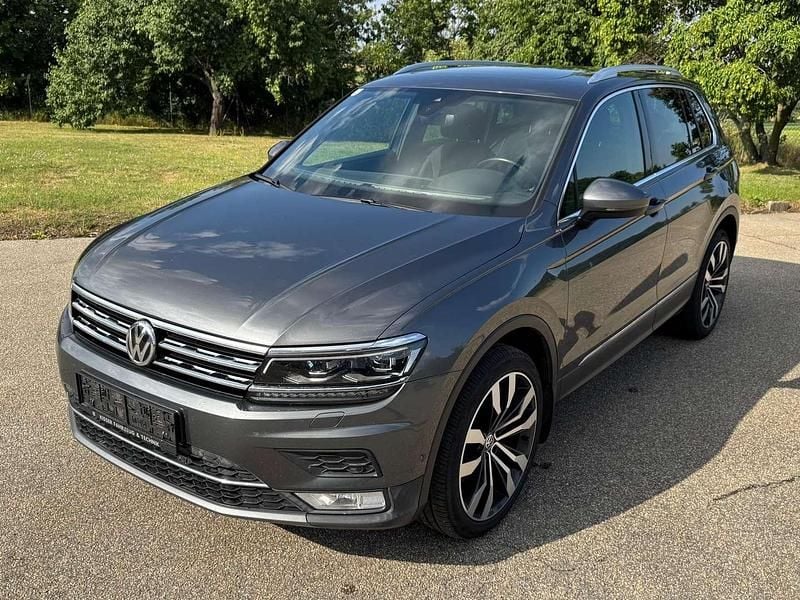 Grau Gebraucht 2017 VW Tiguan Highline SUV | € 25.499 (Fairer Preis) - Bild 1/4