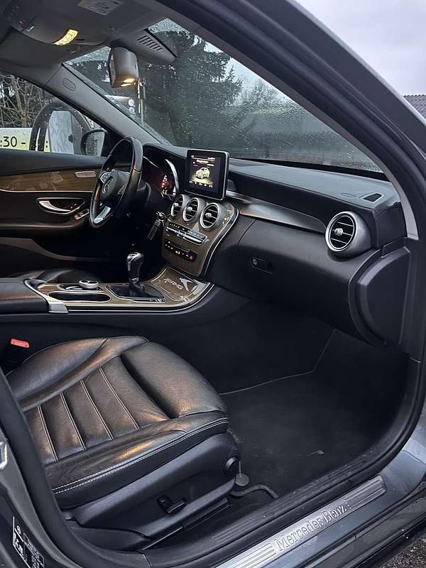 Gebraucht Mercedes C200 AMG line 136 PS (100 kW) 2017 Limousine