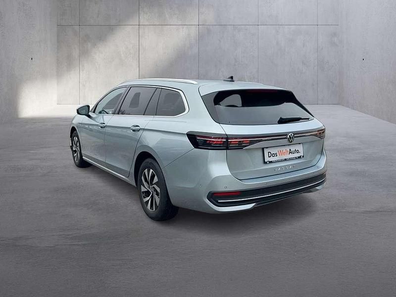 Gebraucht VW Passat Business 122 PS (89 kW) 2025 Silber  metallic Kombi