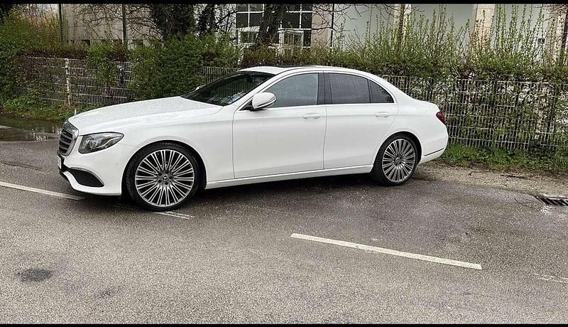 Gebraucht Mercedes E220 Exclusive 194 PS (142 kW) 2017 Weiß Limousine