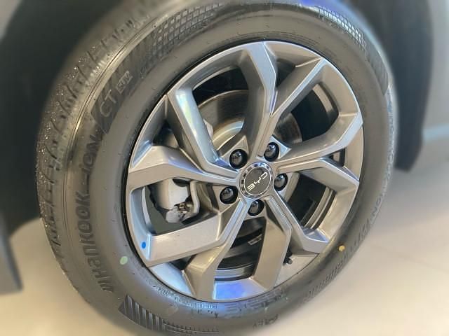 Neu BYD Atto 2 Active 130 kW (177 PS) 2025 Skiing white SUV