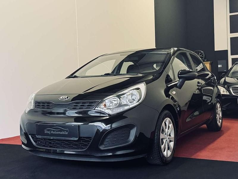 Schwarz Gebraucht 2012 Kia Rio Kleinwagen | € 3.790 (Fairer Preis) - Bild 1/4