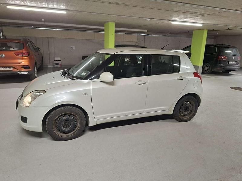 Gebraucht Suzuki Swift GL 90 PS (66 kW) 2009 Weiß Kleinwagen