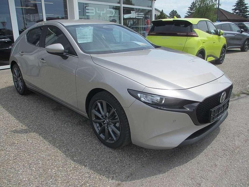 Gebraucht Mazda 3 Center-Line 140 PS (102 kW) 2025 Gold Limousine