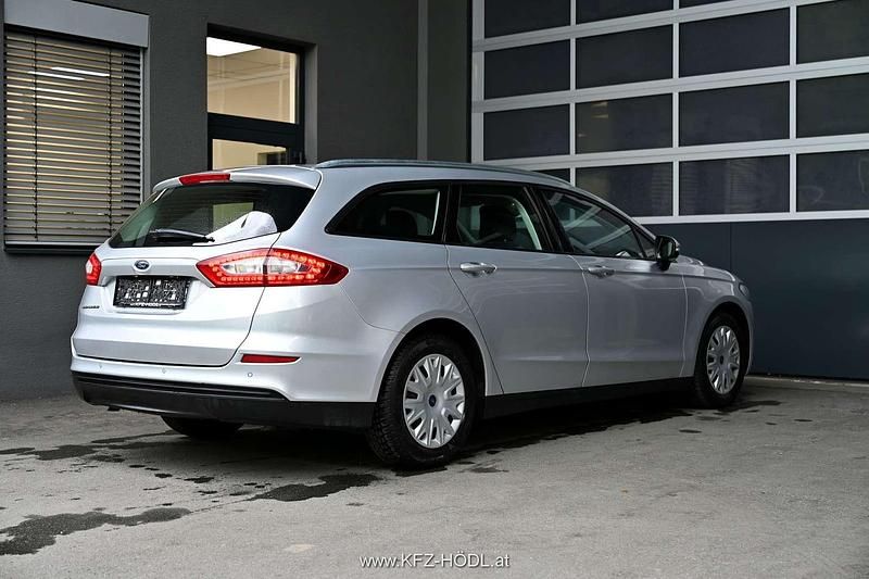 Gebraucht Ford Mondeo Trend 150 PS (110 kW) 2016 Silber Kombi