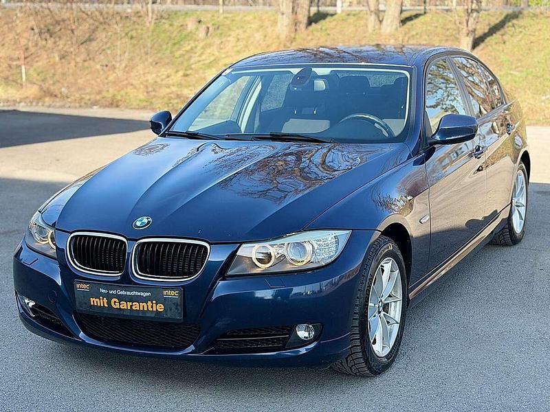 Gebraucht BMW 318 143 PS (105 kW) 2010 Blau Limousine