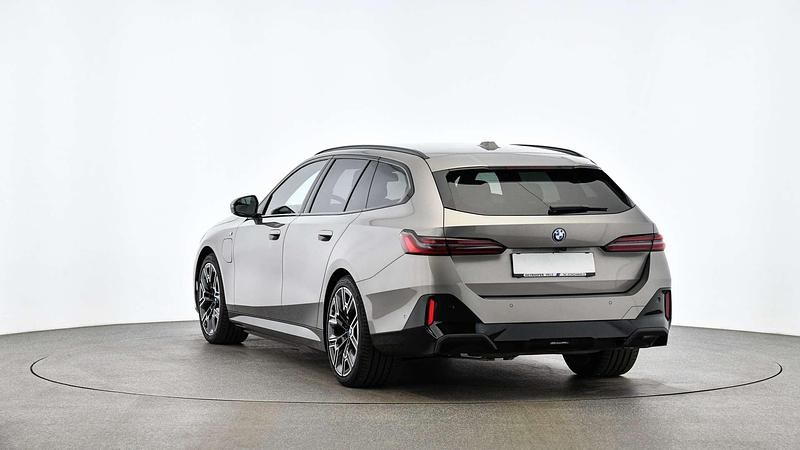 Gebraucht BMW 530e iPerformance 299 PS (219 kW) 2024 Grau Kombi