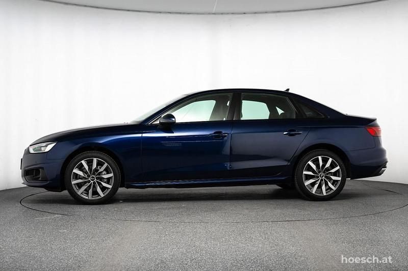 Gebraucht Audi A4 Advanced 204 PS (150 kW) 2022 Blau Limousine