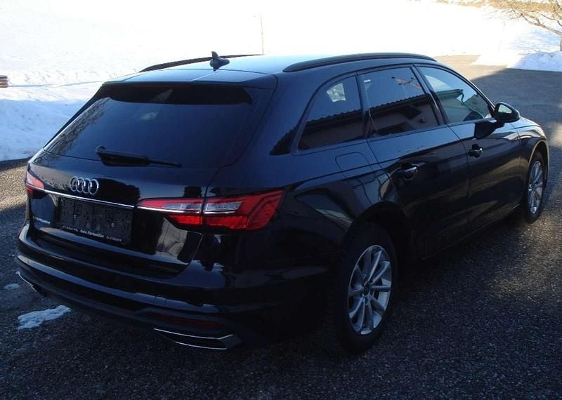 Gebraucht Audi A4 136 PS (100 kW) 2021 Schwarz Kombi
