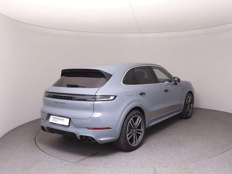Gebraucht Porsche Cayenne Turbo E-Hybrid 740 PS (544 kW) 2025 Dunkelgrau  normal SUV