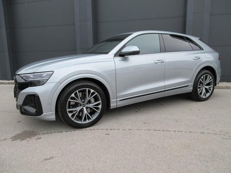 Gebraucht Audi Q8 340 PS (250 kW) 2025 Silber  metallic SUV