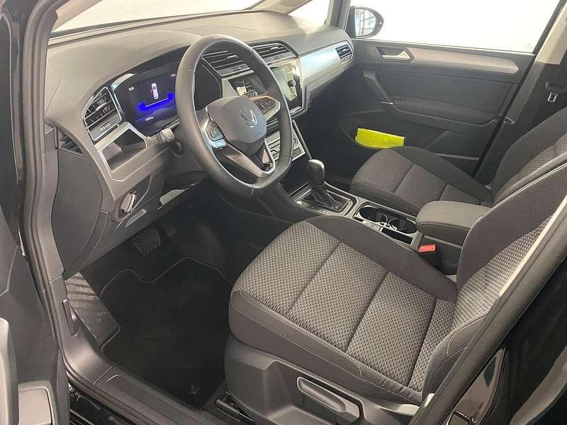 Gebraucht VW Touran Comfortline 150 PS (110 kW) 2025 Schwarz Van / Kleinbus