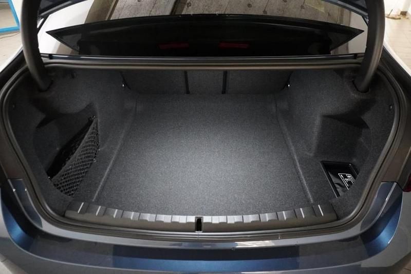 Gebraucht BMW 320 Efficient Dynamics 190 PS (139 kW) 2025 Arctic race blue Limousine