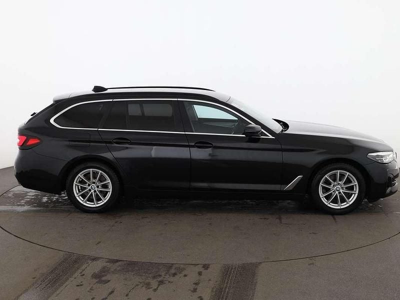 Gebraucht BMW 520 Performance 190 PS (139 kW) 2023 Schwarz Kombi