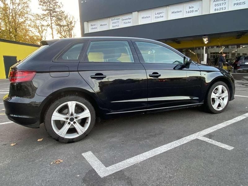 Gebraucht Audi A3 105 PS (77 kW) 2014 Schwarz Limousine