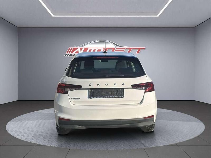 Gebraucht Skoda Fabia Ambition 65 PS (47 kW) 2023 Weiß Kleinwagen
