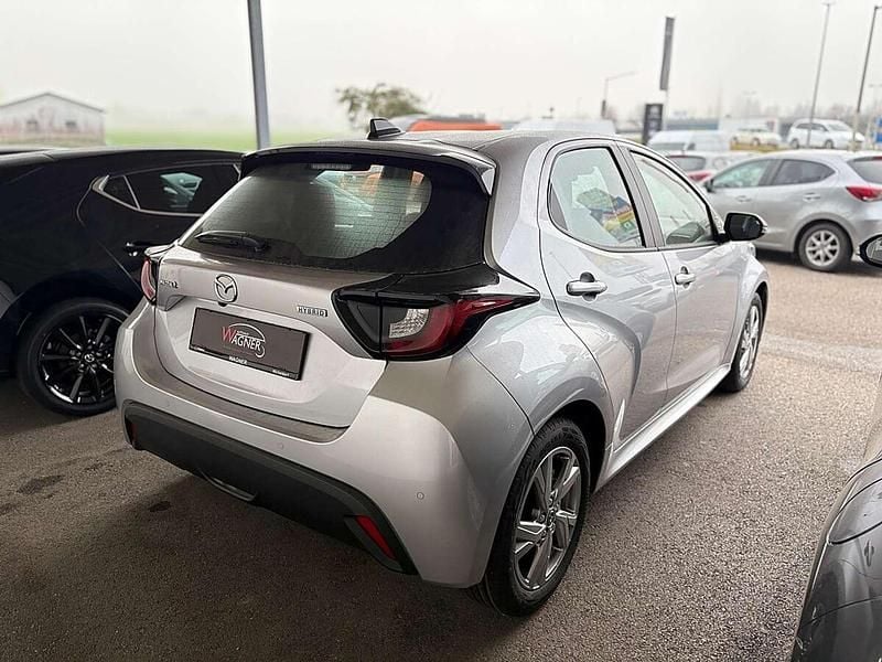 Neu Mazda 2 Exclusive-Line 116 PS (85 kW) 2025 Silber Limousine