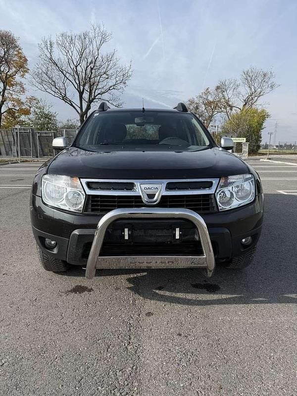 Schwarz Gebraucht 2010 Dacia Duster Lauréate SUV | € 7.200 (Fairer Preis) - Bild 1/4