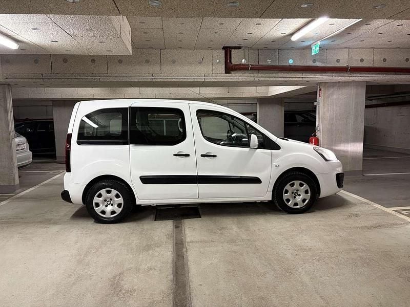 Gebraucht Peugeot TePee Active 98 PS (72 kW) 2016 Weiß Kombi