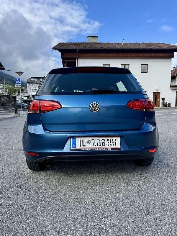 Gebraucht VW Golf VII Comfortline 105 PS (77 kW) 2013 Blau Limousine
