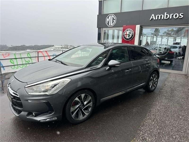 Grau Gebraucht 2012 DS Automobiles DS5 Kleinwagen | € 6.990 - Bild 1/4