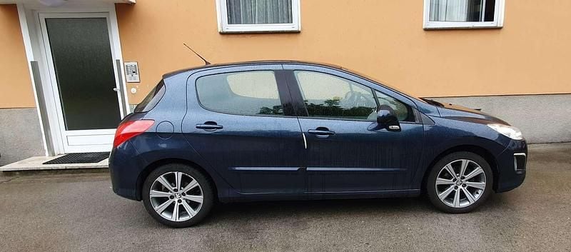 Gebraucht Peugeot 308 111 PS (81 kW) 2012 Blau Limousine