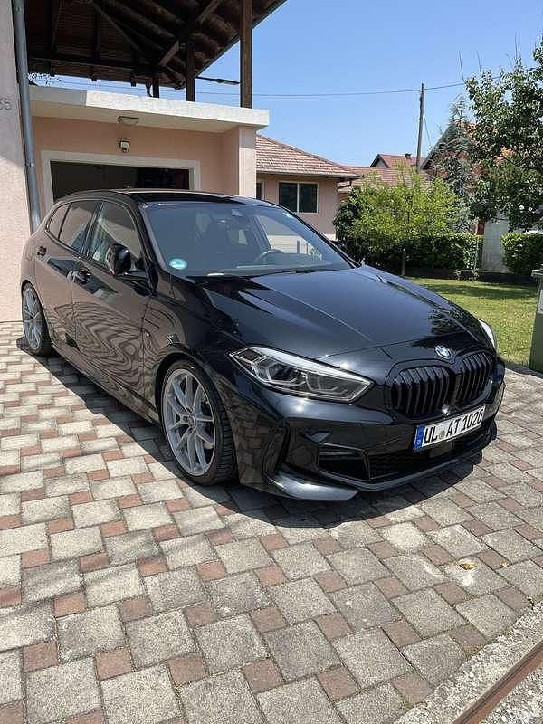 Schwarz Gebraucht 2020 BMW 118 M Sport Kleinwagen | € 25.000 (Fairer Preis) - Bild 1/4
