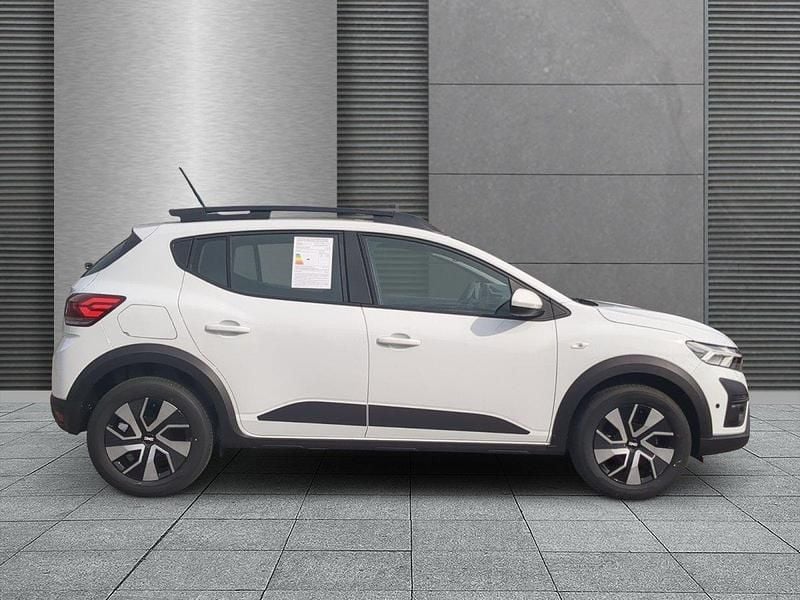 Neu Dacia Sandero Expression 101 PS (74 kW) 2025 Weiß Kleinwagen