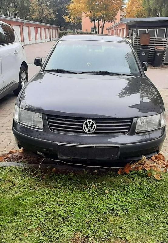 Gebraucht VW Passat Comfortline 110 PS (80 kW) 1999 Schwarz Limousine