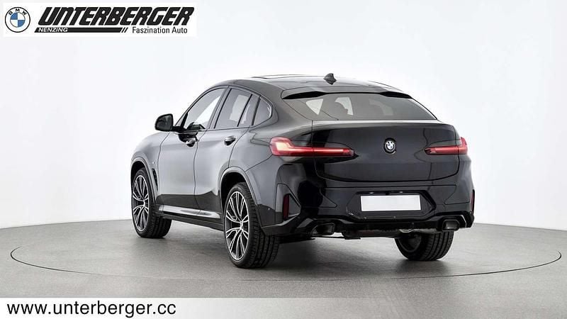 Gebraucht BMW X4 M Sport 190 PS (139 kW) 2025 Schwarz SUV