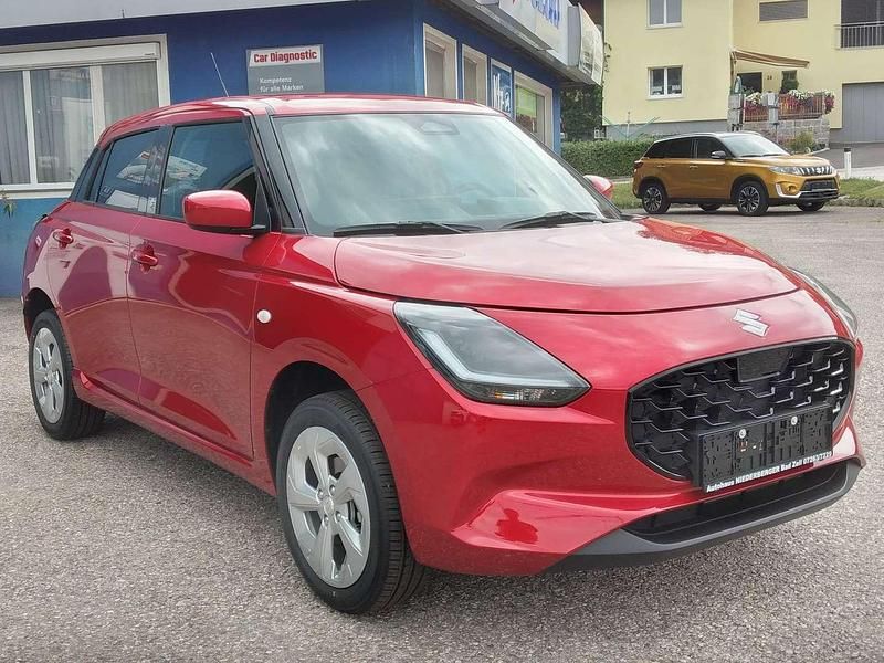 Gebraucht Suzuki Swift 82 PS (60 kW) 2024 Rot Kleinwagen