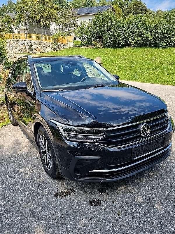 Gebraucht VW Tiguan 122 PS (89 kW) 2021 Schwarz SUV