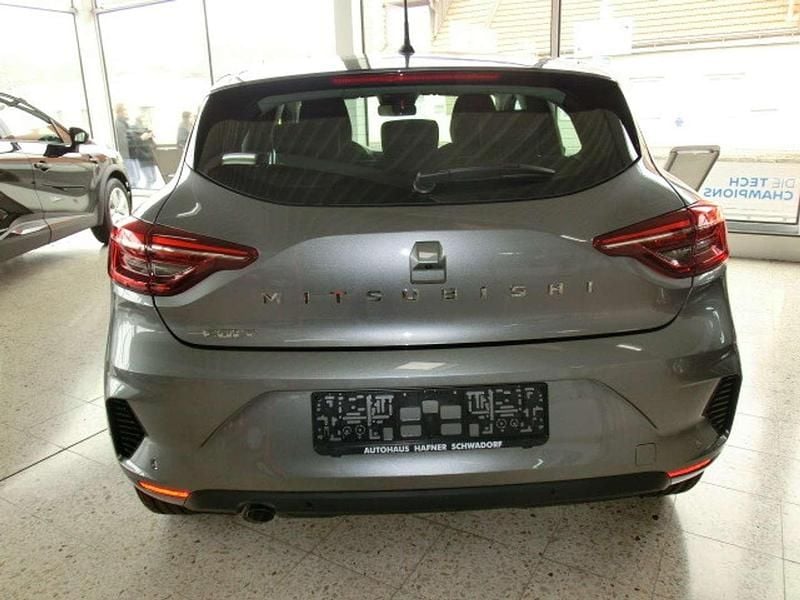 Neu Mitsubishi Colt Intense 91 PS (66 kW) 2025 Grau Limousine