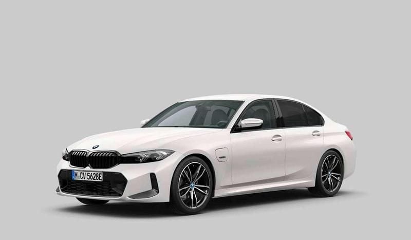 Gebraucht BMW 330e M Sport 292 PS (214 kW) 2023 Weiß Limousine