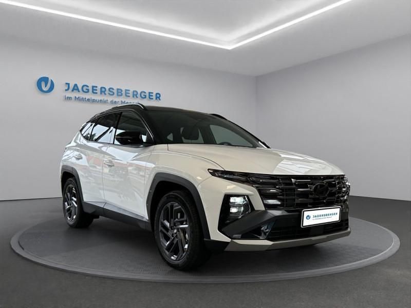 Gebraucht Hyundai Tucson 159 PS (116 kW) 2025 Serenity white / schwarz SUV