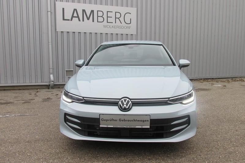 Neu VW Golf VIII 115 PS (84 kW) 2025 Dunkelblau  normal Limousine