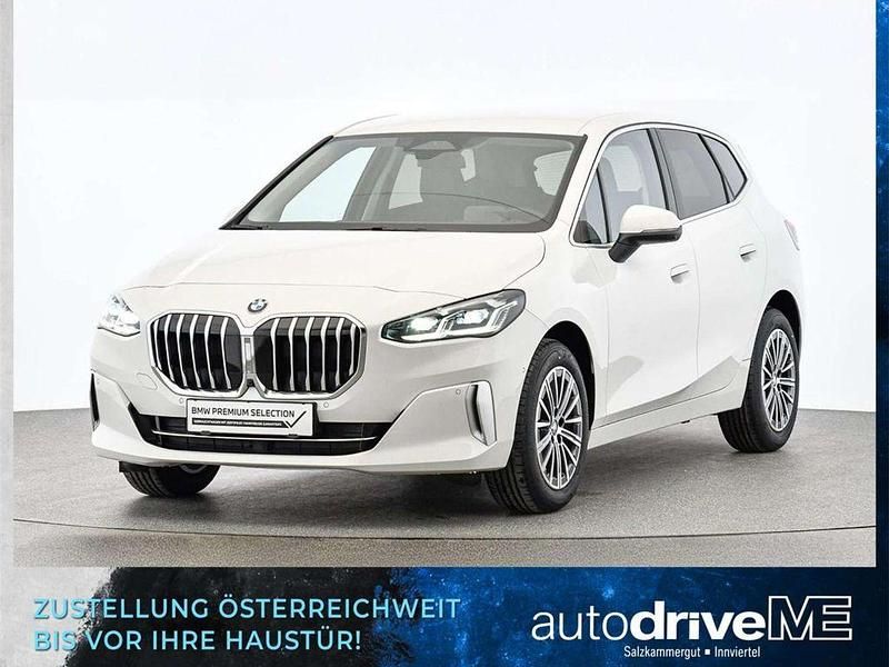 Weiß Gebraucht 2024 BMW 218 Active Tourer Luxury Line Van / Kleinbus | € 32.500 (Superpreis) - Bild 1/4