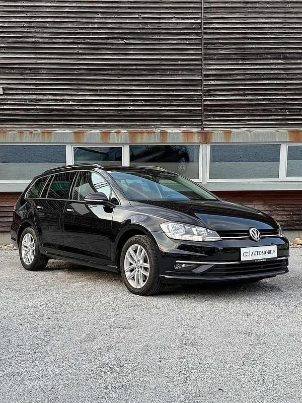 Gebraucht VW Golf VII Comfortline 116 PS (85 kW) 2019 Schwarz Limousine