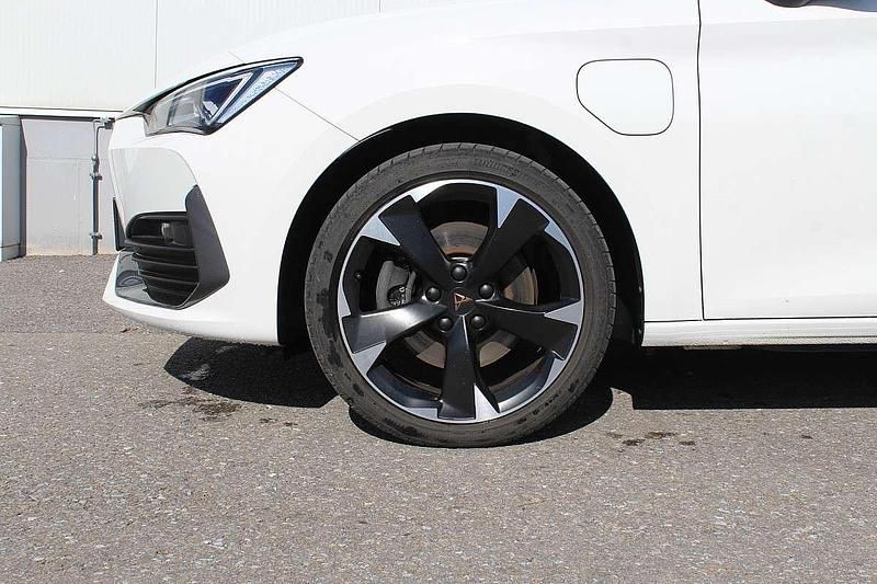 Gebraucht Cupra Leon 150 PS (110 kW) 2022 Weiß Limousine