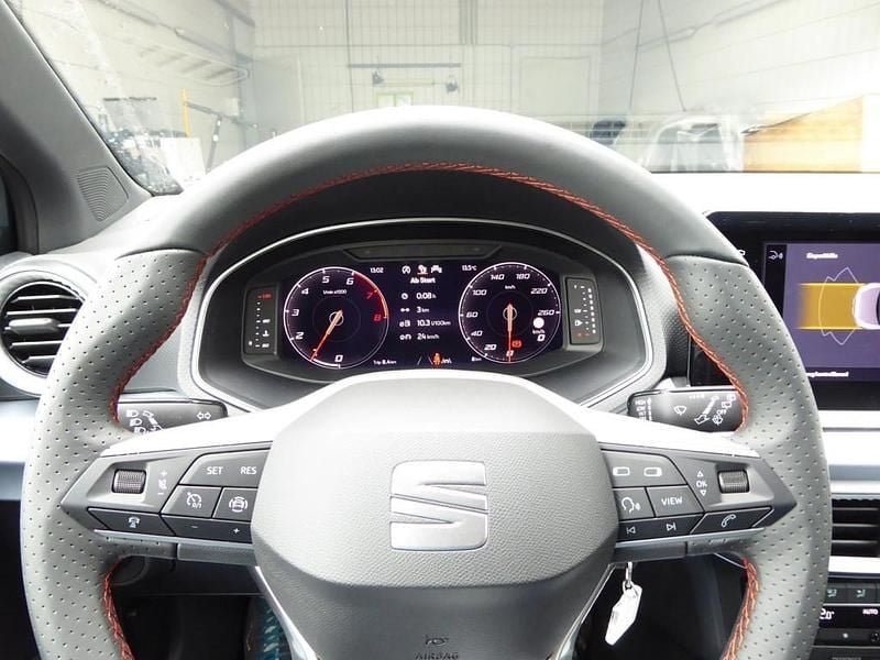 Gebraucht Seat Ibiza FR 95 PS (69 kW) 2025 Dunkelgrau  metallicperleffekt Limousine