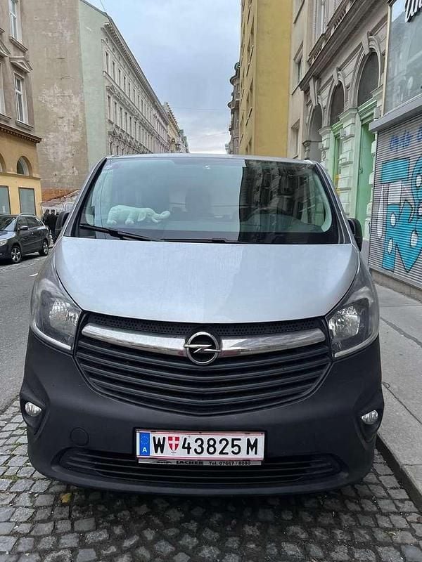 Silber Gebraucht 2017 Opel Vivaro S Van / Kleinbus | € 10.900 (Teuer) - Bild 1/4