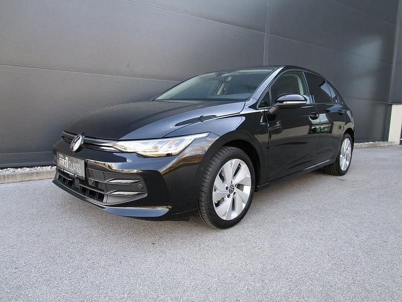 Schwarz metallic Gebraucht 2025 VW Golf VIII Limousine | € 24.990 (Superpreis) - Bild 1/4