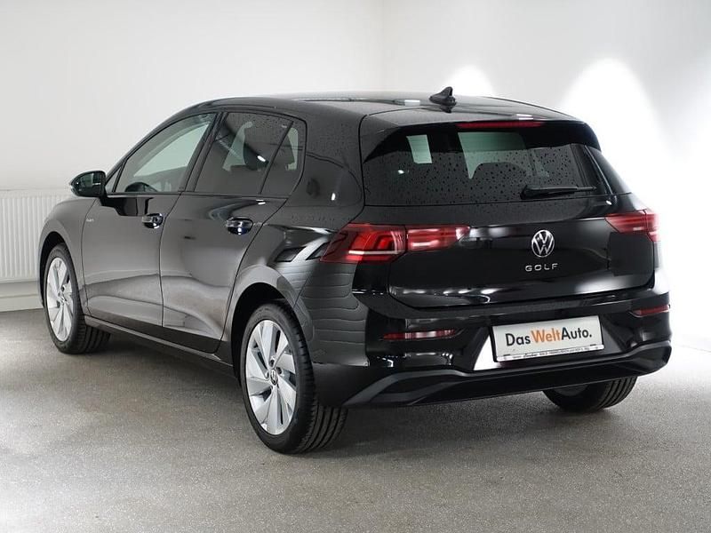 Neu VW Golf VIII 115 PS (84 kW) 2026 Schwarz  metallic