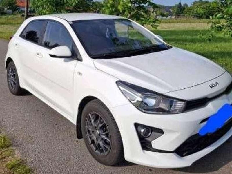 Gebraucht Kia Rio 84 PS (61 kW) 2023 Weiß Limousine