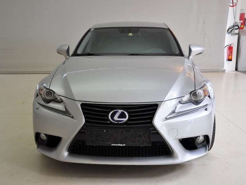 Gebraucht 2013 Lexus IS300h Limousine | € 17.500 - Bild 1/4