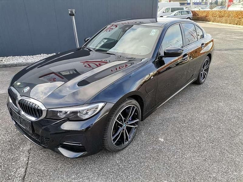 Gebraucht BMW 330e M Sport 258 PS (189 kW) 2019 Schwarz Limousine