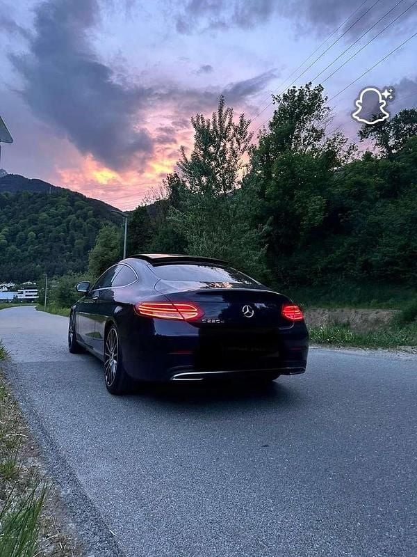 Blau Gebraucht 2017 Mercedes C220 Exclusive Coupé | € 24.500 (Fairer Preis) - Bild 1/4