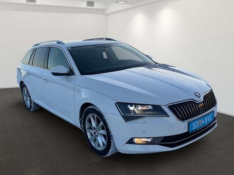 Gebraucht Skoda Superb Style 150 PS (110 kW) 2018 Weiß Kombi