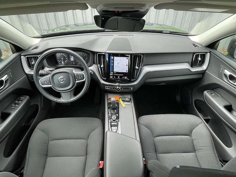 Gebraucht Volvo XC60 Momentum 197 PS (144 kW) 2020 Grau SUV