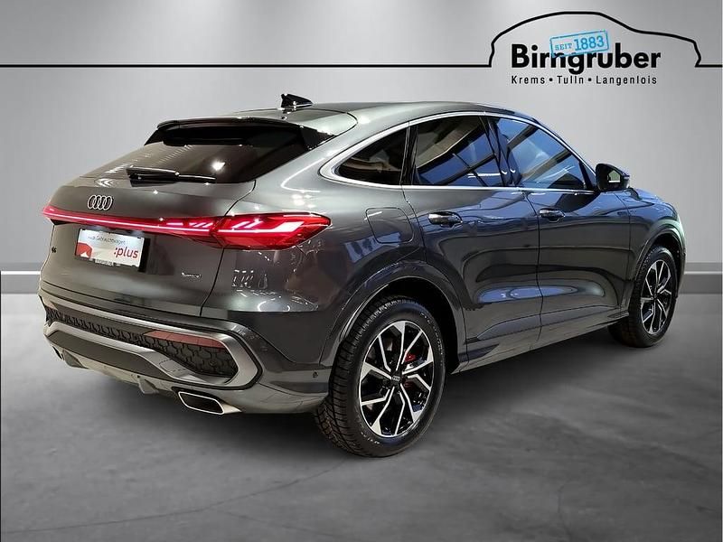 Neu Audi Q5 Sportback Ambiente 367 PS (269 kW) 2025 Mittelgrau  metallicperleffekt SUV